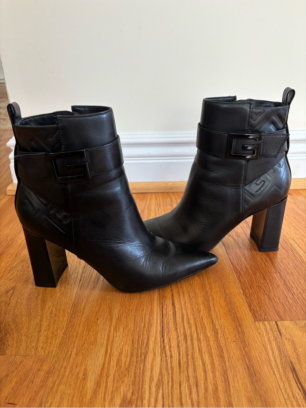 Guess Black Leather Pointed-Toe Ankle Boots with Signature Buckle